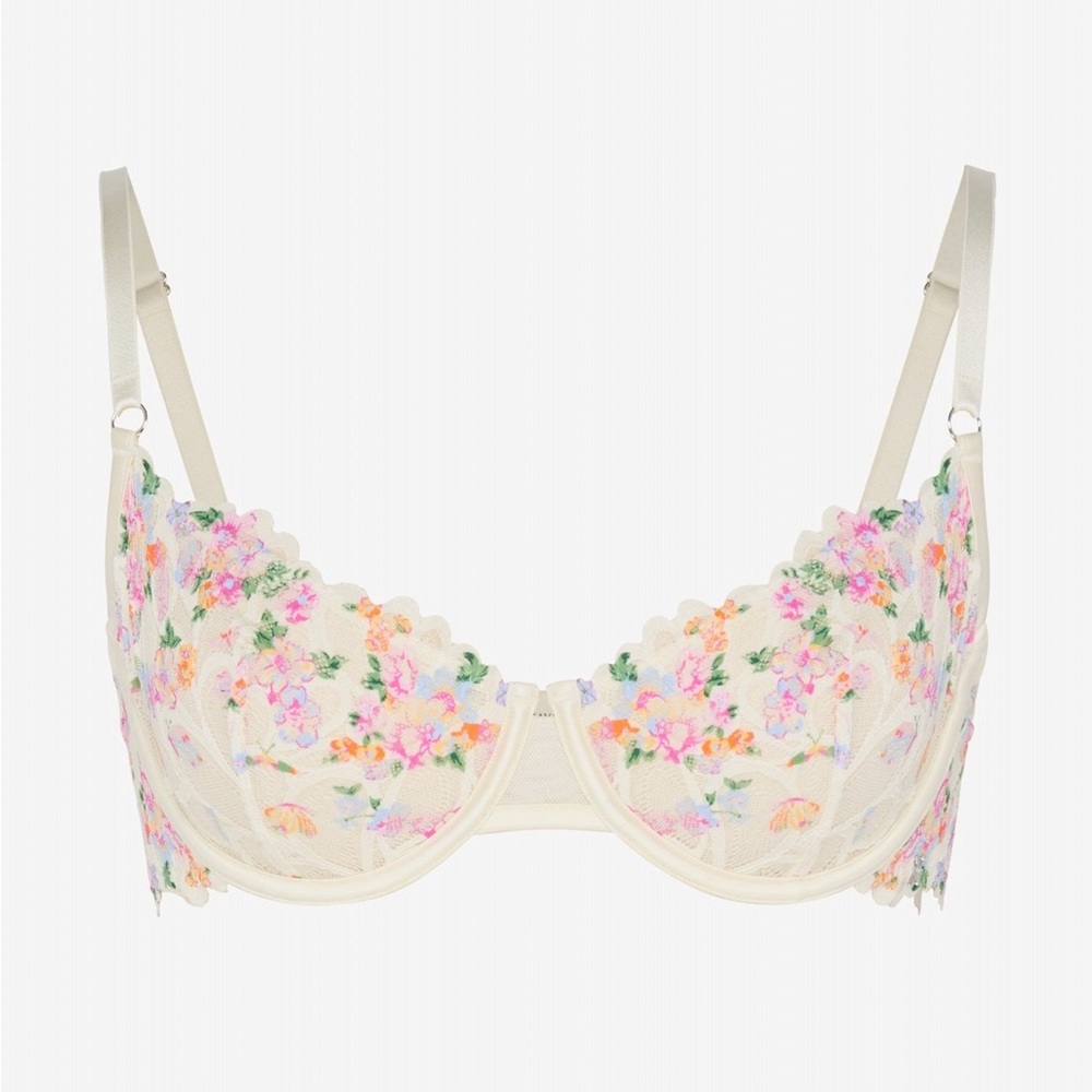 Savage x Fenty floral Embroidered Lace Underwire Bra in Cream